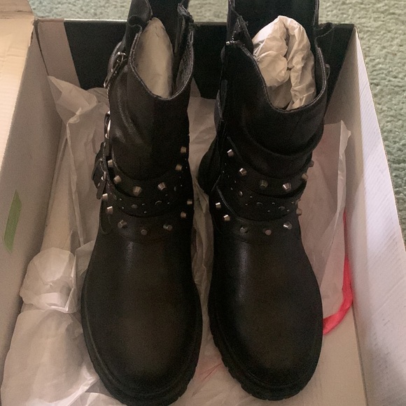 Torrid Boots - Picture 2 of 6
